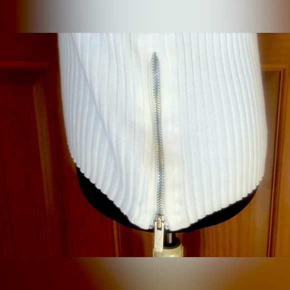 TOMMY HILFIGER sz M-L cream ribbed knit zippered bottom so won’t cling to tummy - Picture 4 of 6
